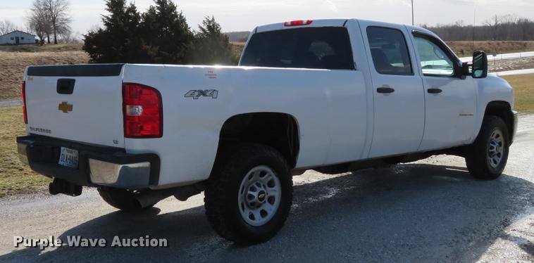 image for item DG3903 2011 Chevrolet Silverado 2500 Crew Cab pickup truck