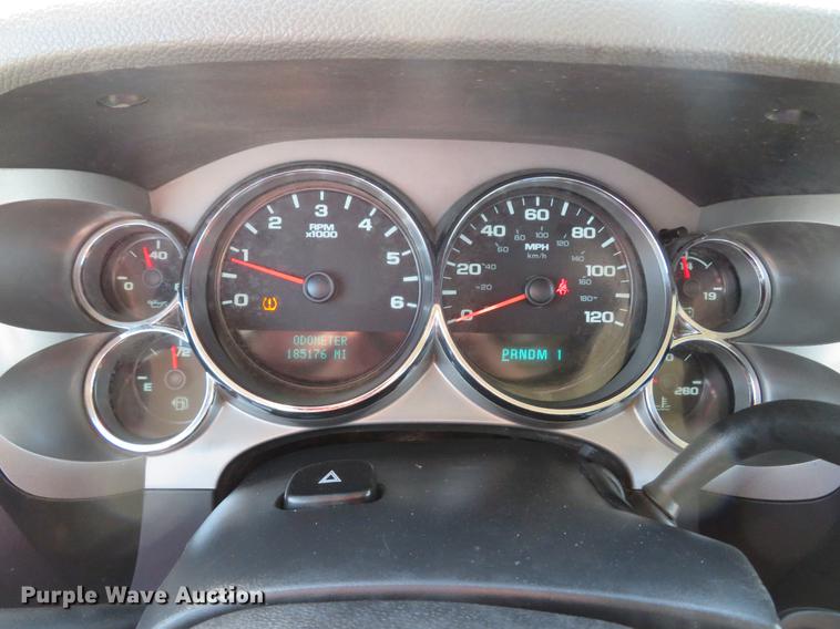 image for item DG3903 2011 Chevrolet Silverado 2500 Crew Cab pickup truck