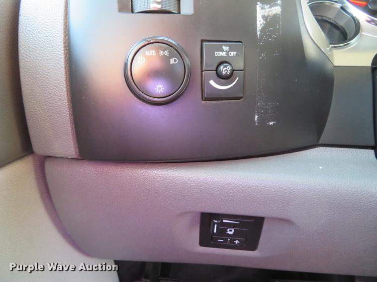 image for item DG3903 2011 Chevrolet Silverado 2500 Crew Cab pickup truck