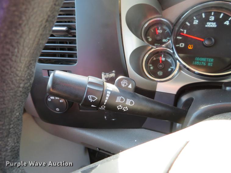 image for item DG3903 2011 Chevrolet Silverado 2500 Crew Cab pickup truck