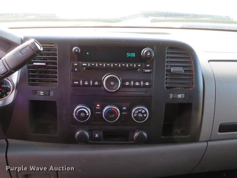 image for item DG3903 2011 Chevrolet Silverado 2500 Crew Cab pickup truck