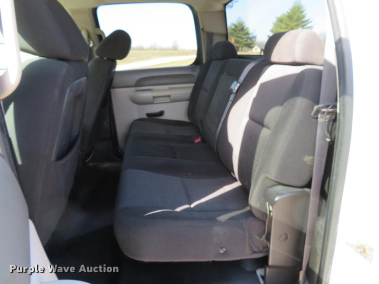image for item DG3903 2011 Chevrolet Silverado 2500 Crew Cab pickup truck