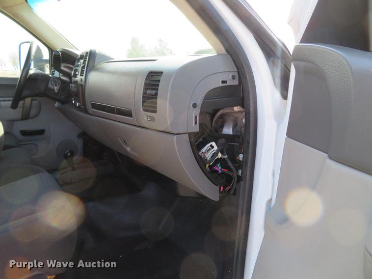 image for item DG3903 2011 Chevrolet Silverado 2500 Crew Cab pickup truck