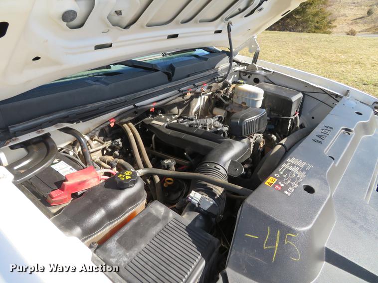 image for item DG3903 2011 Chevrolet Silverado 2500 Crew Cab pickup truck