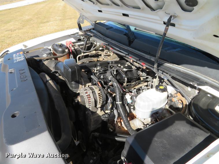 image for item DG3903 2011 Chevrolet Silverado 2500 Crew Cab pickup truck