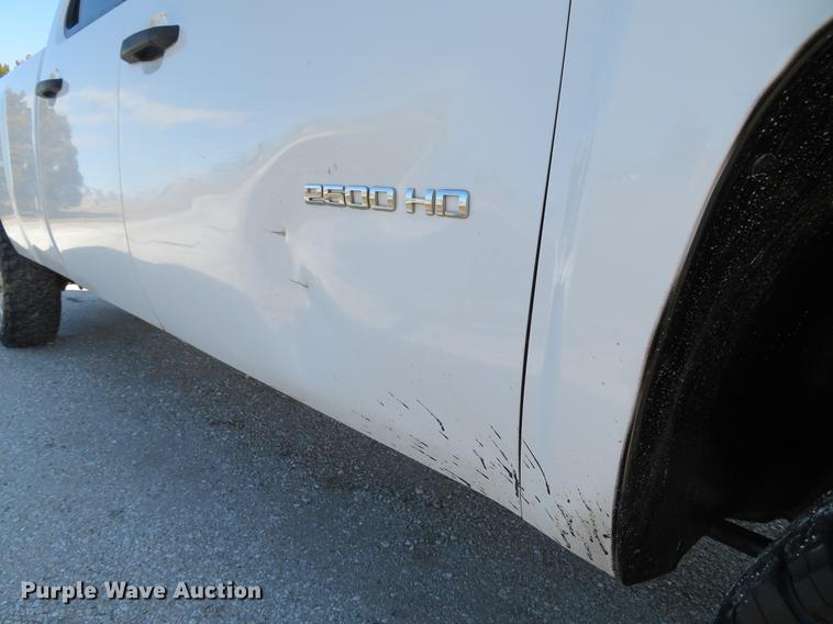 image for item DG3903 2011 Chevrolet Silverado 2500 Crew Cab pickup truck