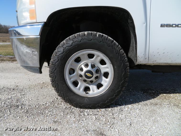 image for item DG3903 2011 Chevrolet Silverado 2500 Crew Cab pickup truck