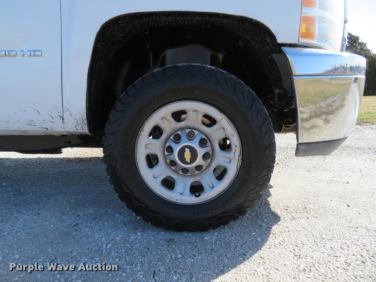 image for item DG3903 2011 Chevrolet Silverado 2500 Crew Cab pickup truck