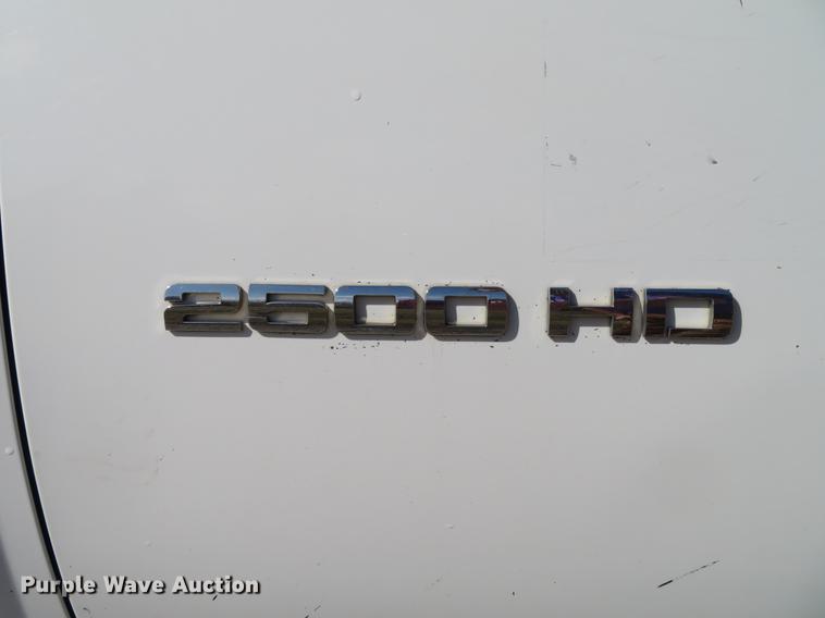 image for item DG3903 2011 Chevrolet Silverado 2500 Crew Cab pickup truck