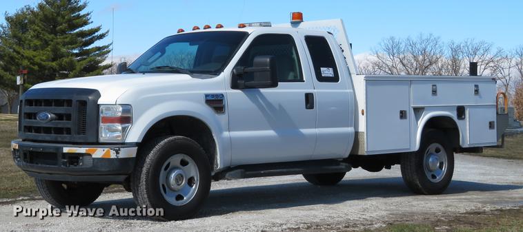 image for item DG3905 2008 Ford F350 Super Duty XL SuperCab utility bed pickup truck