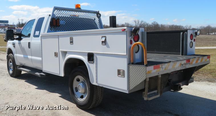 image for item DG3905 2008 Ford F350 Super Duty XL SuperCab utility bed pickup truck