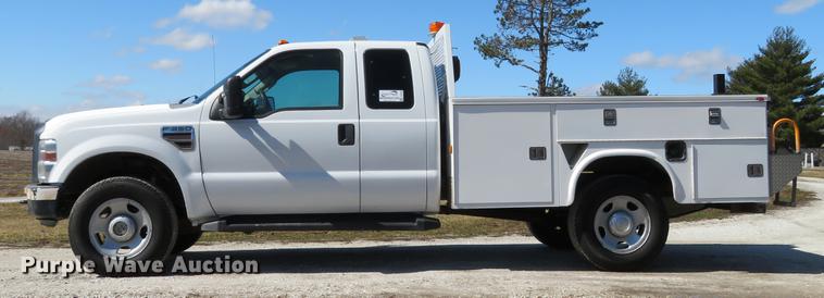 image for item DG3905 2008 Ford F350 Super Duty XL SuperCab utility bed pickup truck