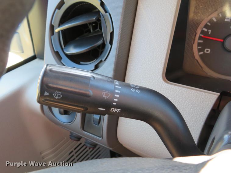 image for item DG3905 2008 Ford F350 Super Duty XL SuperCab utility bed pickup truck