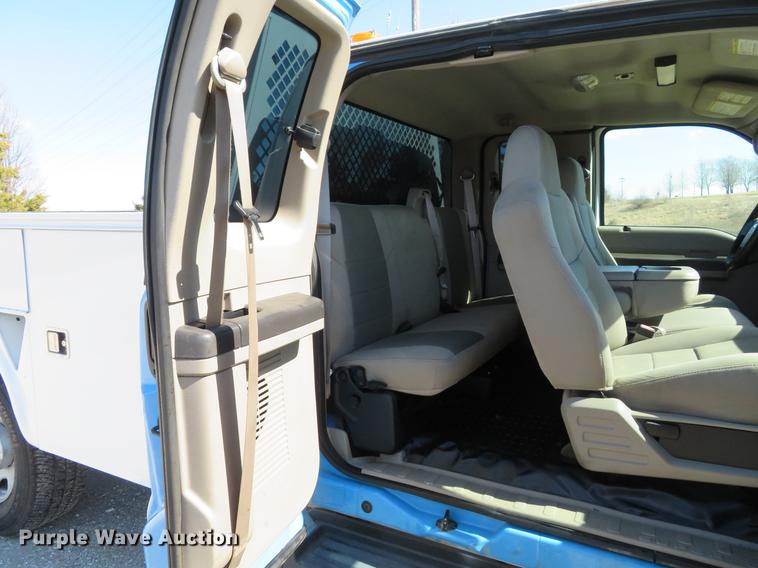 image for item DG3905 2008 Ford F350 Super Duty XL SuperCab utility bed pickup truck