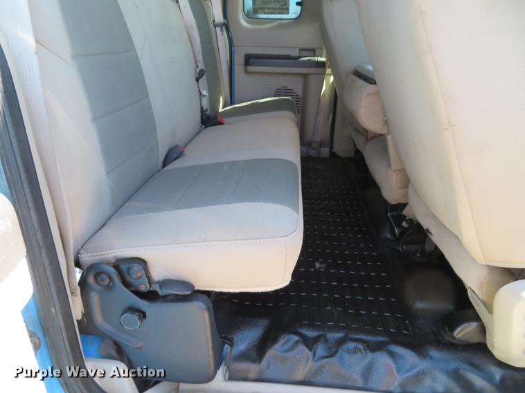 image for item DG3905 2008 Ford F350 Super Duty XL SuperCab utility bed pickup truck