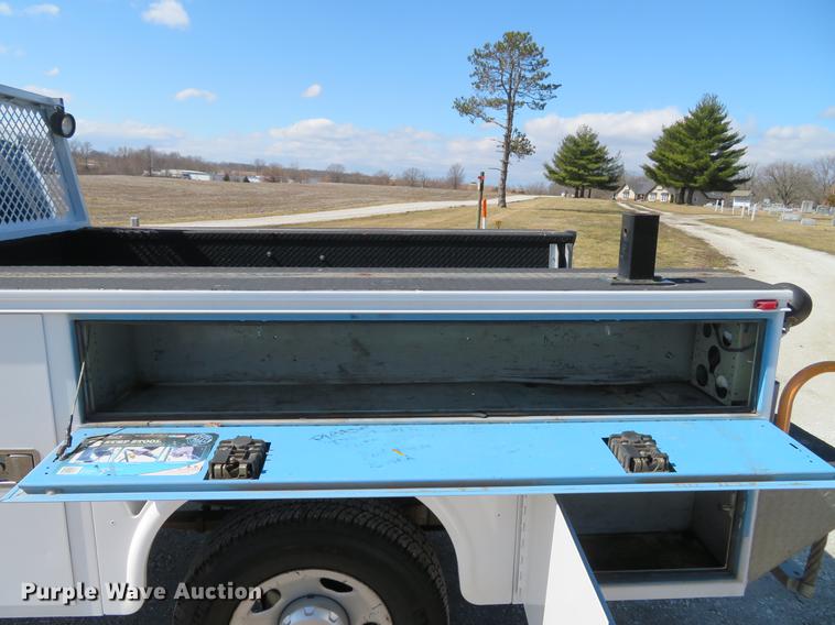 image for item DG3905 2008 Ford F350 Super Duty XL SuperCab utility bed pickup truck