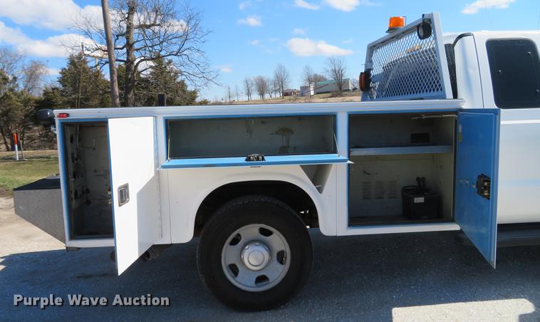 image for item DG3905 2008 Ford F350 Super Duty XL SuperCab utility bed pickup truck