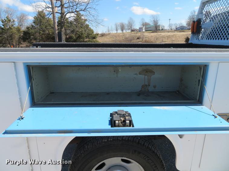 image for item DG3905 2008 Ford F350 Super Duty XL SuperCab utility bed pickup truck