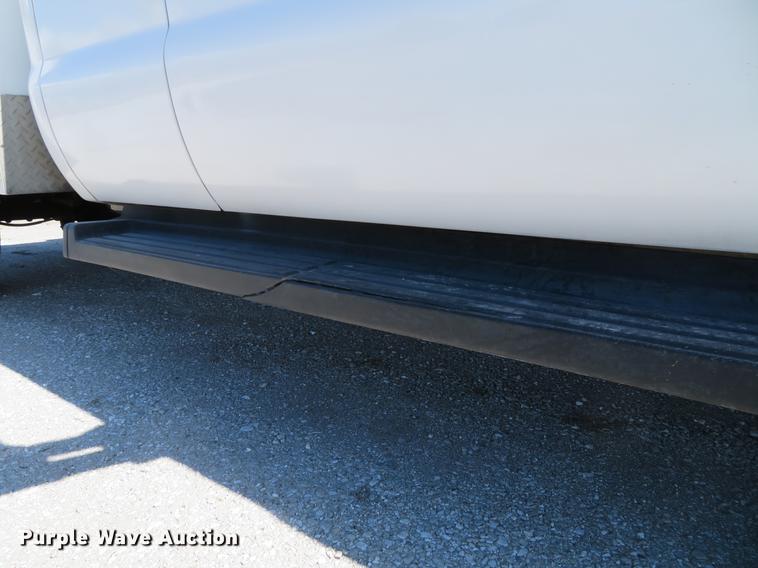 image for item DG3905 2008 Ford F350 Super Duty XL SuperCab utility bed pickup truck