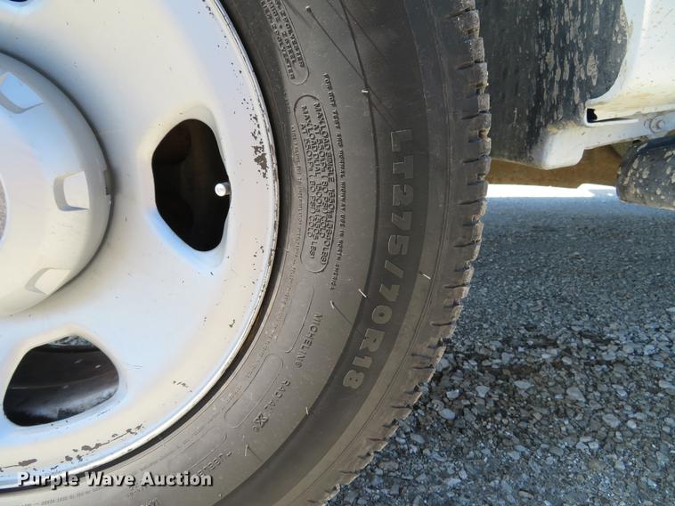 image for item DG3905 2008 Ford F350 Super Duty XL SuperCab utility bed pickup truck