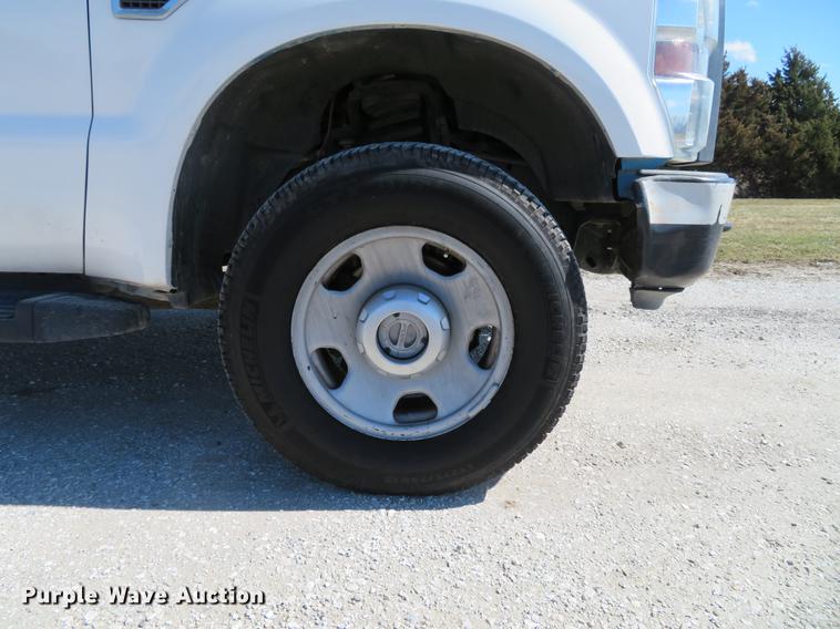 image for item DG3905 2008 Ford F350 Super Duty XL SuperCab utility bed pickup truck