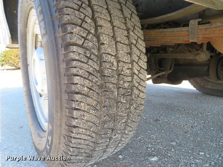 image for item DG3905 2008 Ford F350 Super Duty XL SuperCab utility bed pickup truck