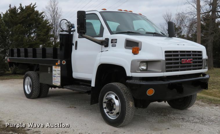 image for item DG3907 2006 GMC C5500 flatbed truck