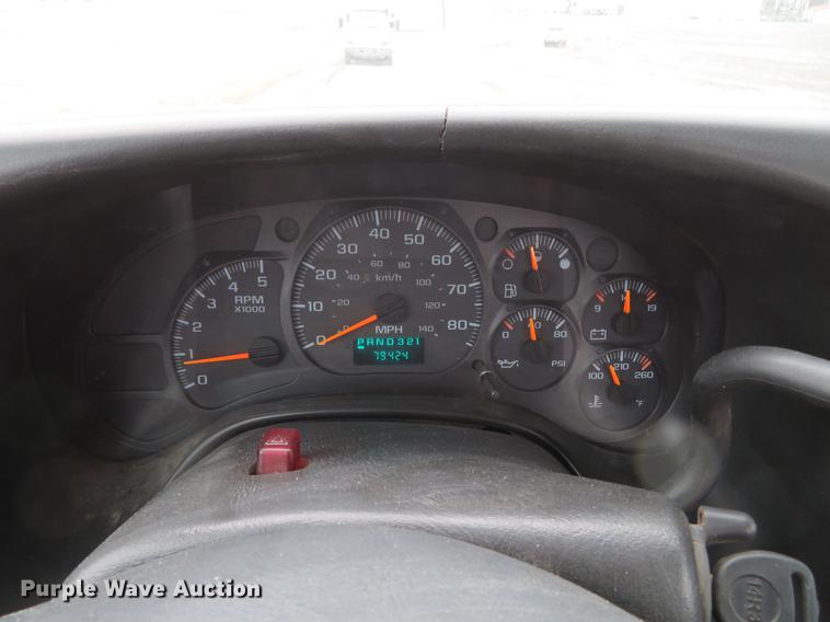 image for item DG3907 2006 GMC C5500 flatbed truck