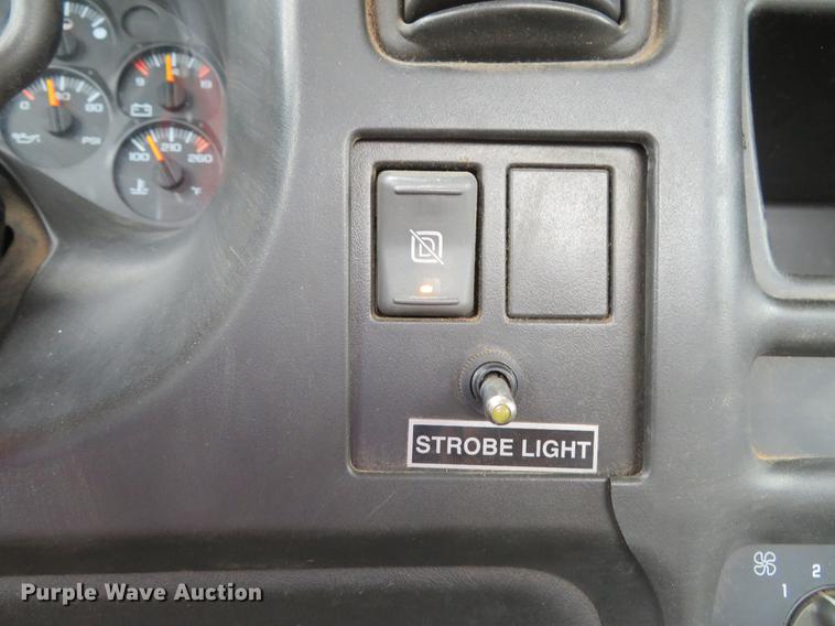 image for item DG3907 2006 GMC C5500 flatbed truck