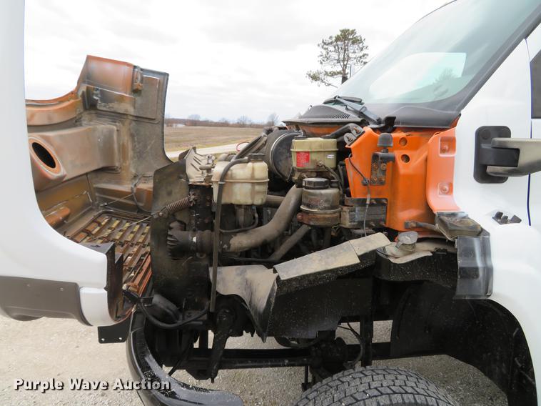 image for item DG3907 2006 GMC C5500 flatbed truck