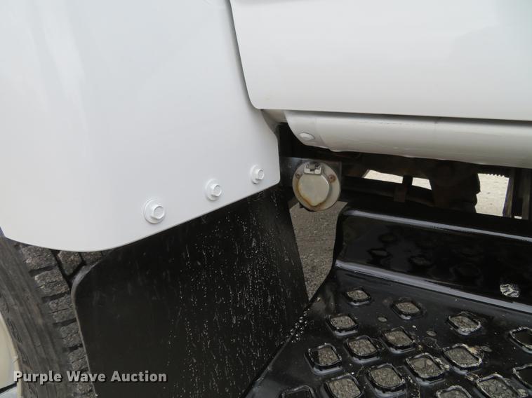 image for item DG3907 2006 GMC C5500 flatbed truck