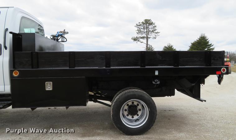 image for item DG3907 2006 GMC C5500 flatbed truck