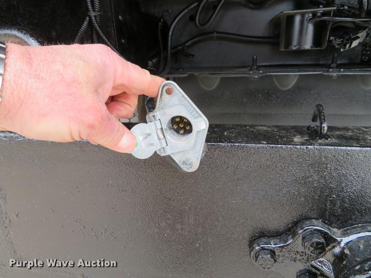 image for item DG3907 2006 GMC C5500 flatbed truck