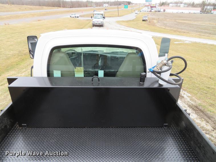 image for item DG3907 2006 GMC C5500 flatbed truck