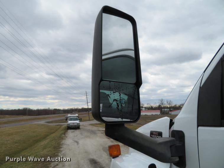 image for item DG3907 2006 GMC C5500 flatbed truck