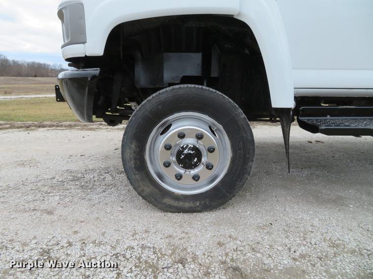 image for item DG3907 2006 GMC C5500 flatbed truck