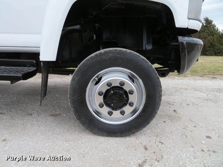 image for item DG3907 2006 GMC C5500 flatbed truck