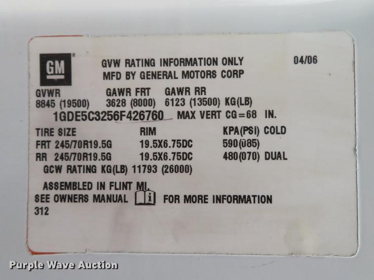 image for item DG3907 2006 GMC C5500 flatbed truck