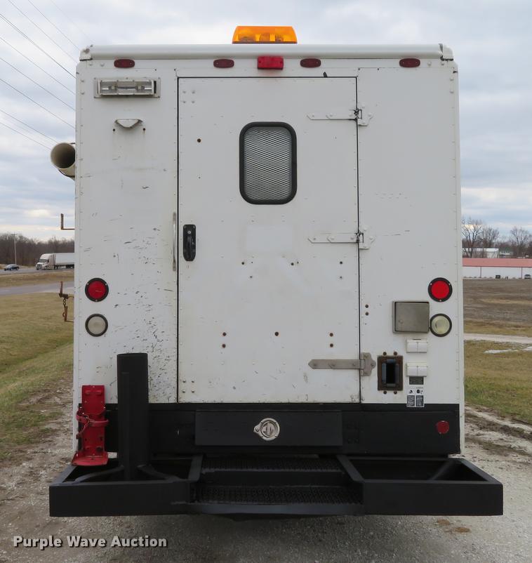 image for item DG3909 2001 Freightliner MT45 service truck