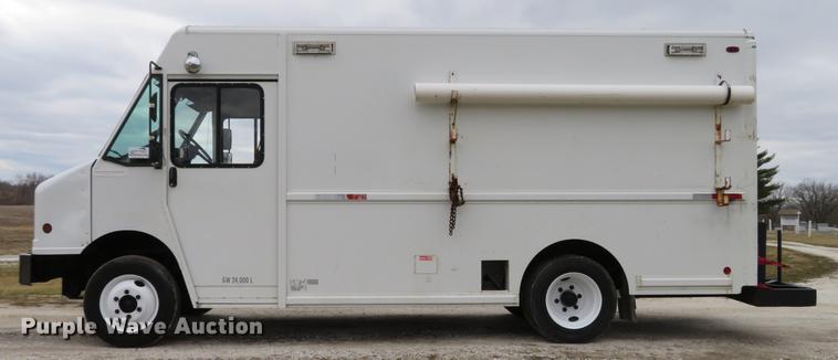 image for item DG3909 2001 Freightliner MT45 service truck