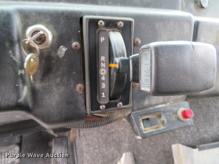 image for item DG3909 2001 Freightliner MT45 service truck