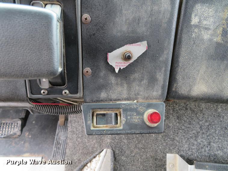 image for item DG3909 2001 Freightliner MT45 service truck