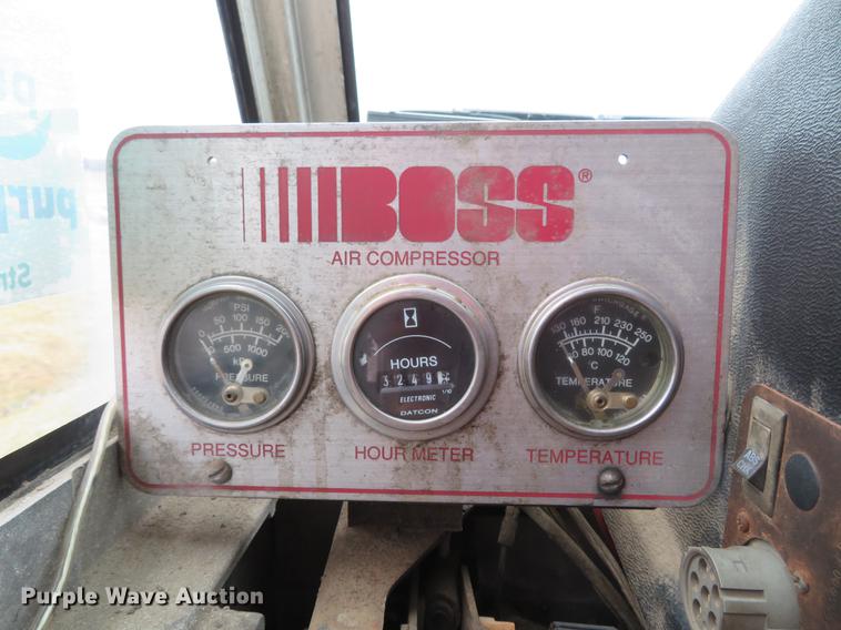 image for item DG3909 2001 Freightliner MT45 service truck