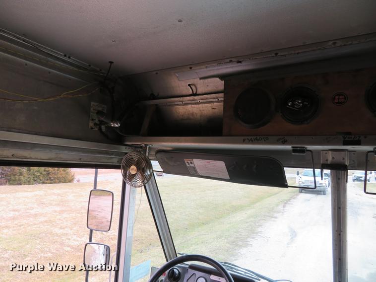 image for item DG3909 2001 Freightliner MT45 service truck