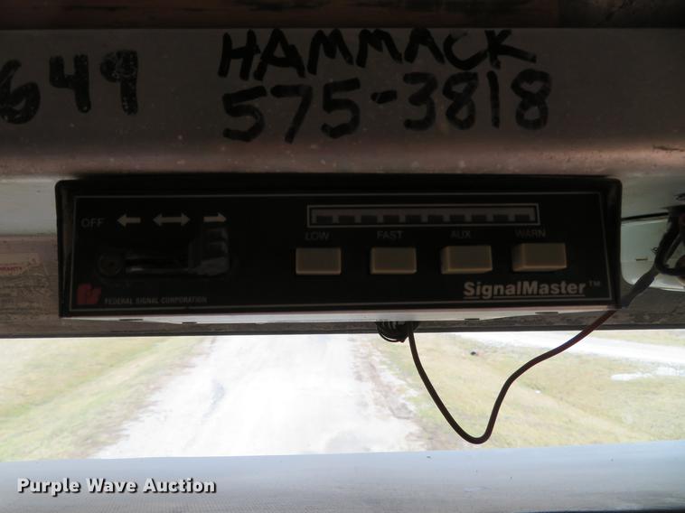 image for item DG3909 2001 Freightliner MT45 service truck