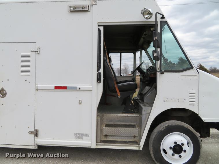 image for item DG3909 2001 Freightliner MT45 service truck