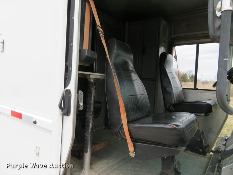 image for item DG3909 2001 Freightliner MT45 service truck