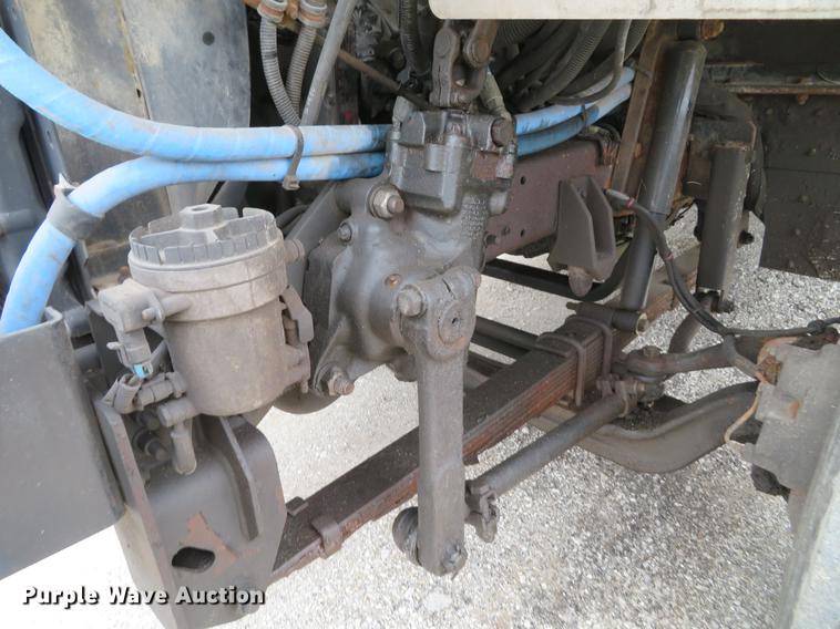 image for item DG3909 2001 Freightliner MT45 service truck