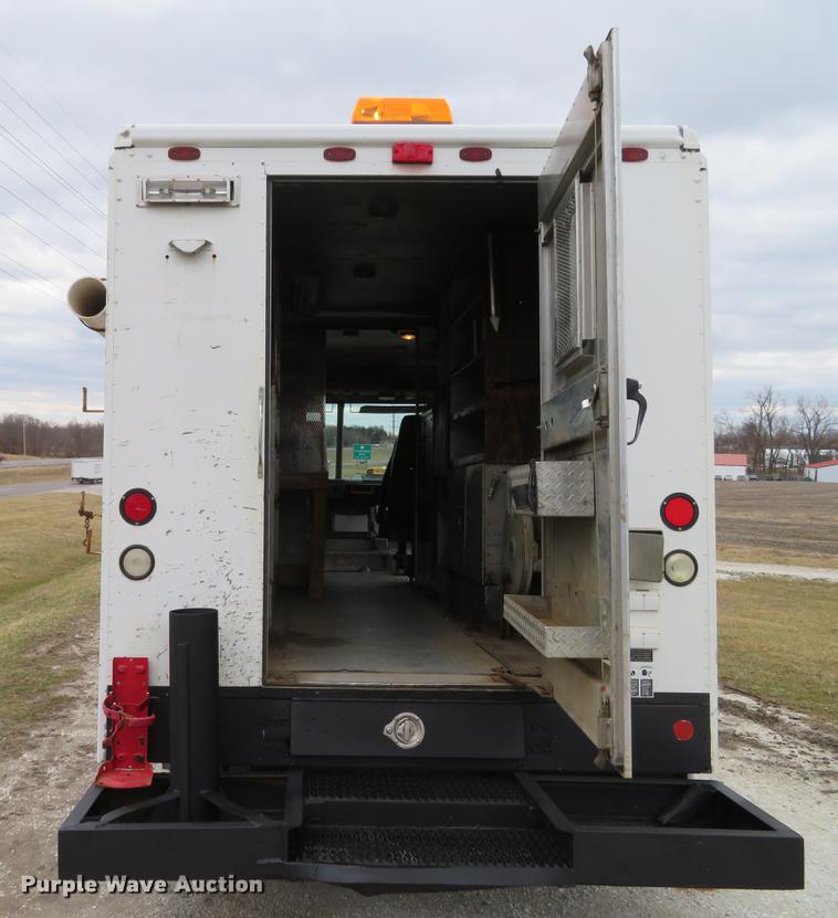 image for item DG3909 2001 Freightliner MT45 service truck