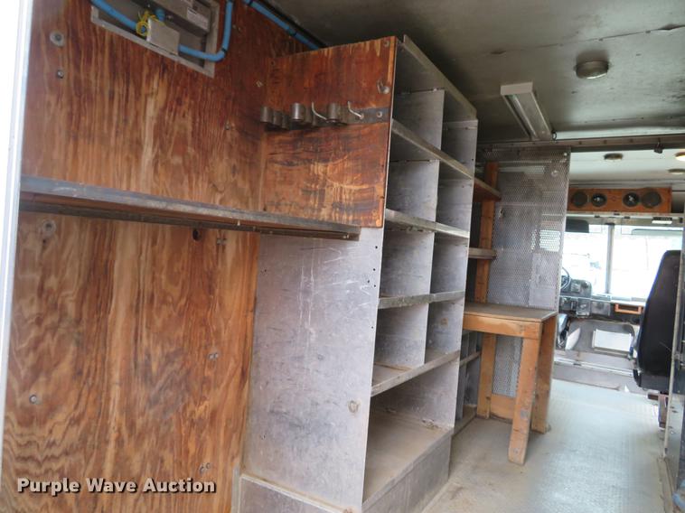 image for item DG3909 2001 Freightliner MT45 service truck